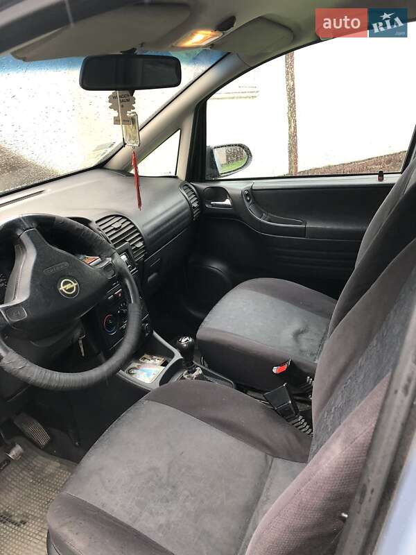 Мінівен Opel Zafira 2000 в Луцьку