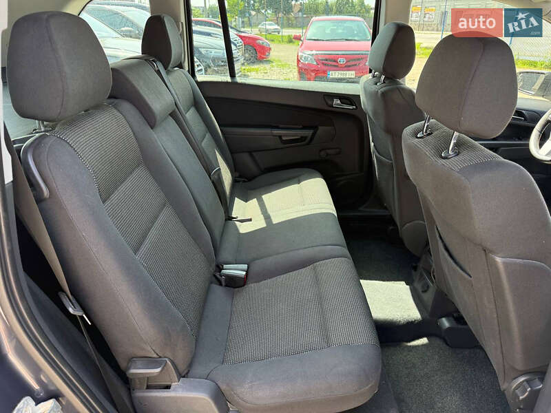 Мінівен Opel Zafira 2008 в Коломиї