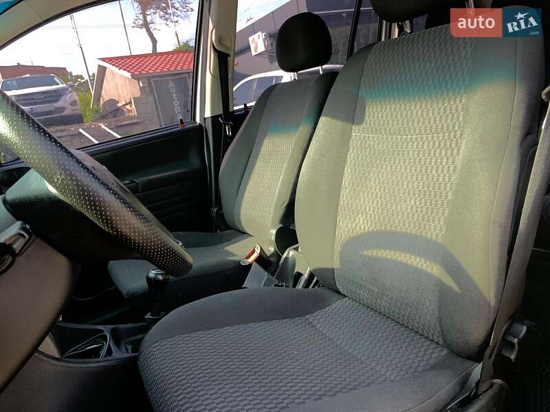 Минивэн Opel Zafira 2004 в Виннице
