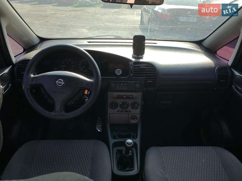 Минивэн Opel Zafira 2004 в Виннице