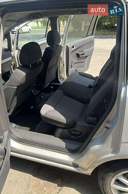 Минивэн Opel Zafira 2011 в 