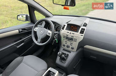 Минивэн Opel Zafira 2008 в 