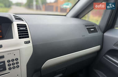 Минивэн Opel Zafira 2008 в 