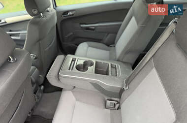 Минивэн Opel Zafira 2008 в 