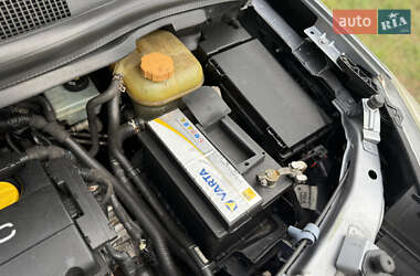 Минивэн Opel Zafira 2008 в 