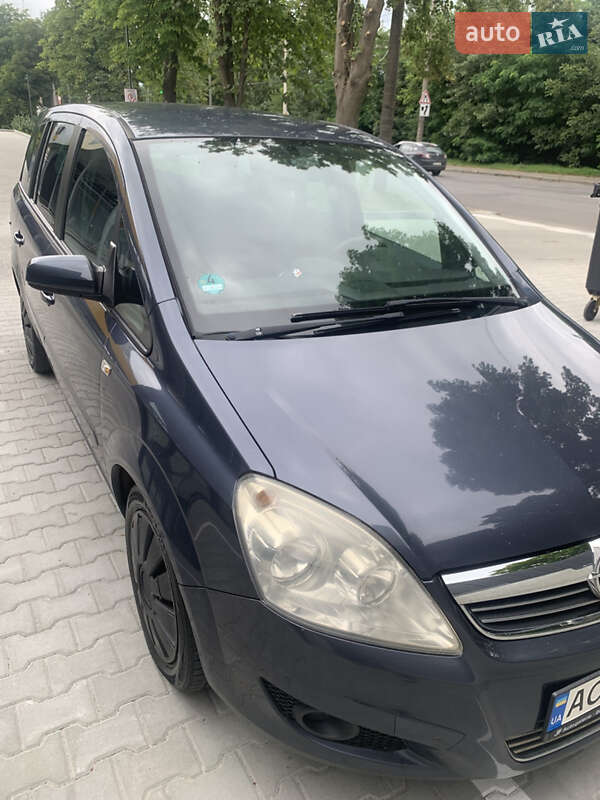 Минивэн Opel Zafira 2008 в Луцке