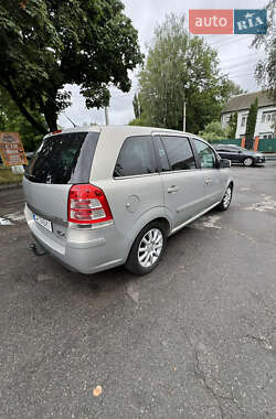 Минивэн Opel Zafira 2011 в 