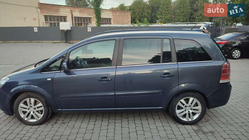 Opel Zafira 2011