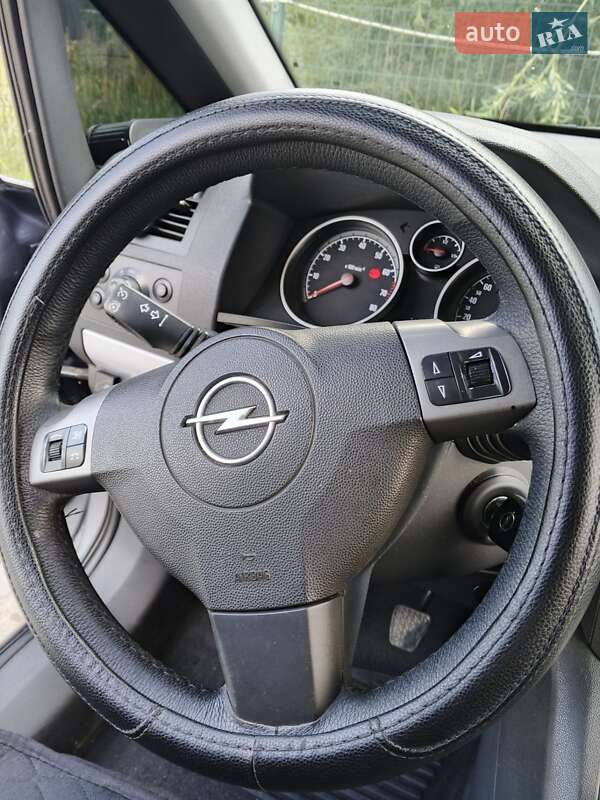 Минивэн Opel Zafira 2006 в Дрогобыче фото 20 Минивэн Opel Zafira 2006 в Дрогобыче