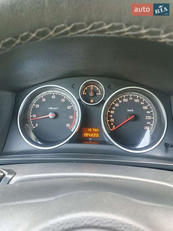 Минивэн Opel Zafira 2010 в Харькове