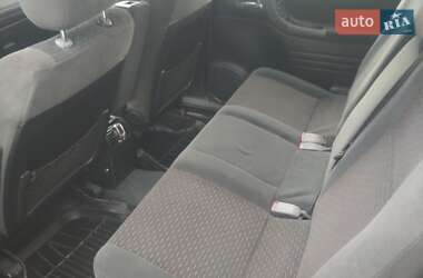 Минивэн Opel Zafira 2004 в Меденичах