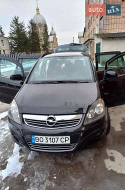 Минивэн Opel Zafira 2010 в Толстом