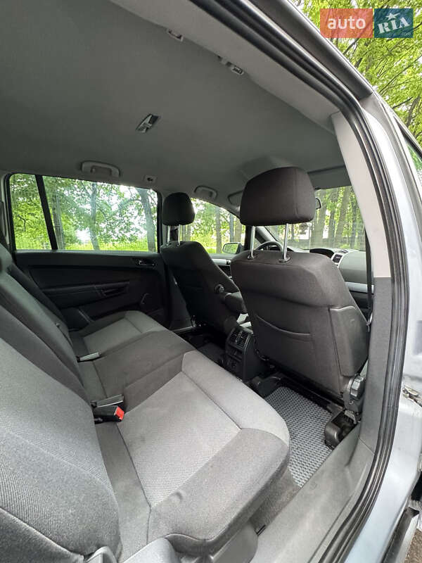 Мінівен Opel Zafira 2006 в Чернігові