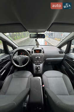 Минивэн Opel Zafira 2006 в 