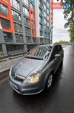 Минивэн Opel Zafira 2006 в 