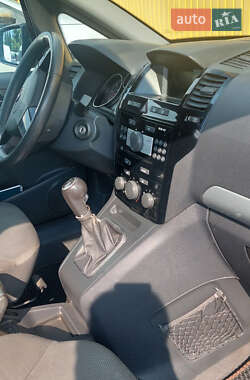 Минивэн Opel Zafira 2011 в 