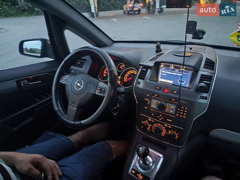 Минивэн Opel Zafira 2006 в Чернигове