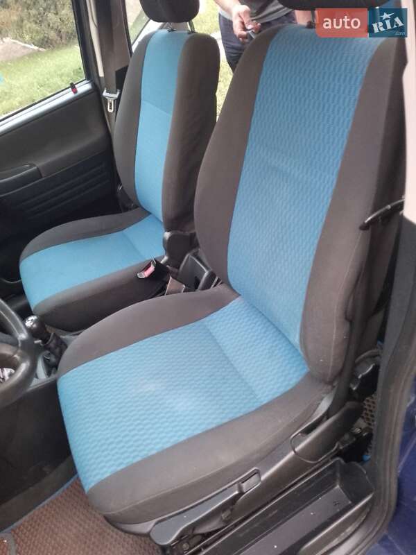 Минивэн Opel Zafira 2003 в Сумах