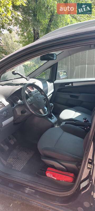 Минивэн Opel Zafira 2006 в Каменском