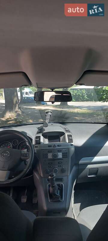 Минивэн Opel Zafira 2006 в Каменском