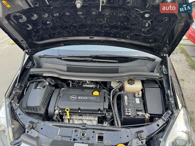 Мінівен Opel Zafira 2006 в Києві