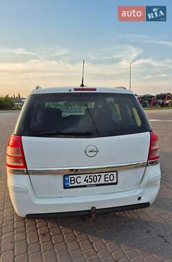 Минивэн Opel Zafira 2012 в Городке