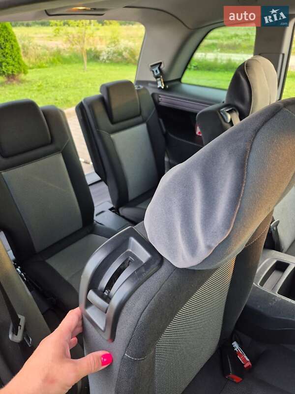 Минивэн Opel Zafira 2012 в Городке