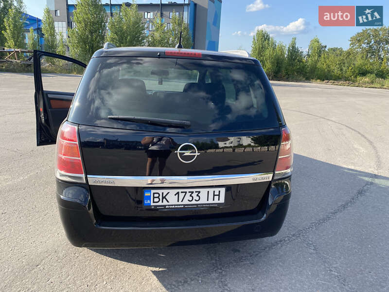 Мінівен Opel Zafira 2006 в Рівному