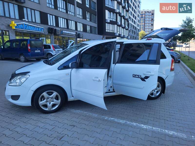Мінівен Opel Zafira 2008 в Хмельницькому