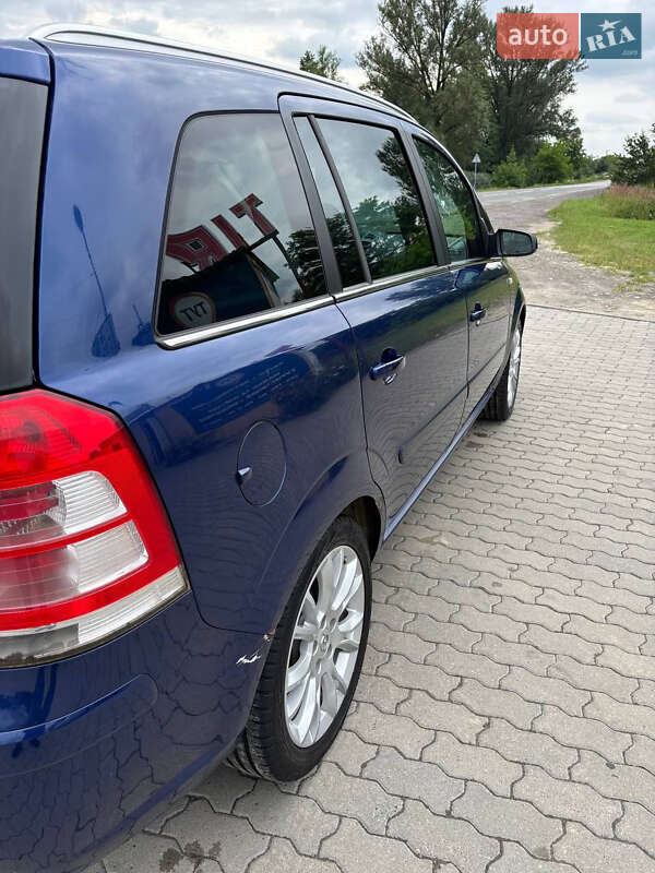 Минивэн Opel Zafira 2009 в Львове