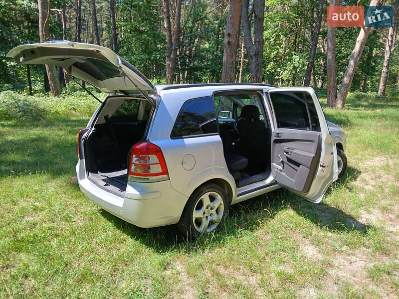 Мінівен Opel Zafira 2008 в Львові