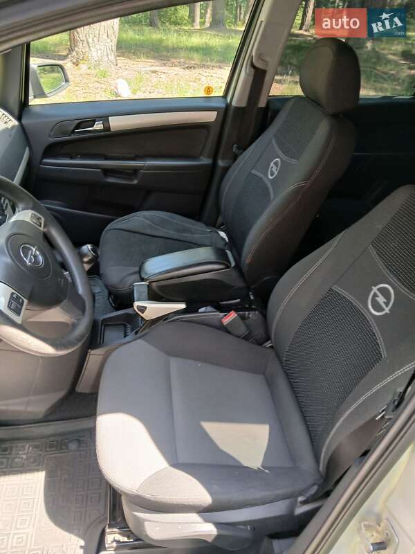 Мінівен Opel Zafira 2008 в Львові