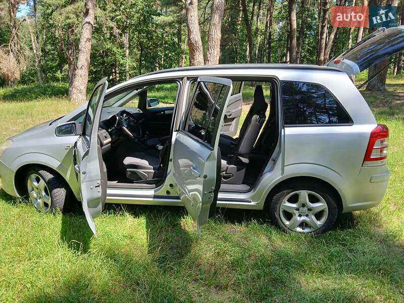 Мінівен Opel Zafira 2008 в Львові