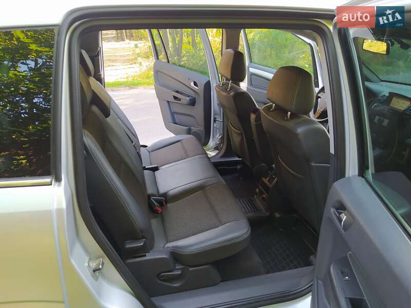 Минивэн Opel Zafira 2008 в Нетешине