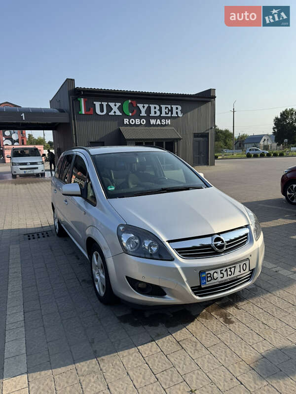 Мінівен Opel Zafira 2014 в Дрогобичі