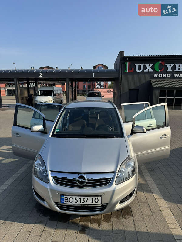 Мінівен Opel Zafira 2014 в Дрогобичі