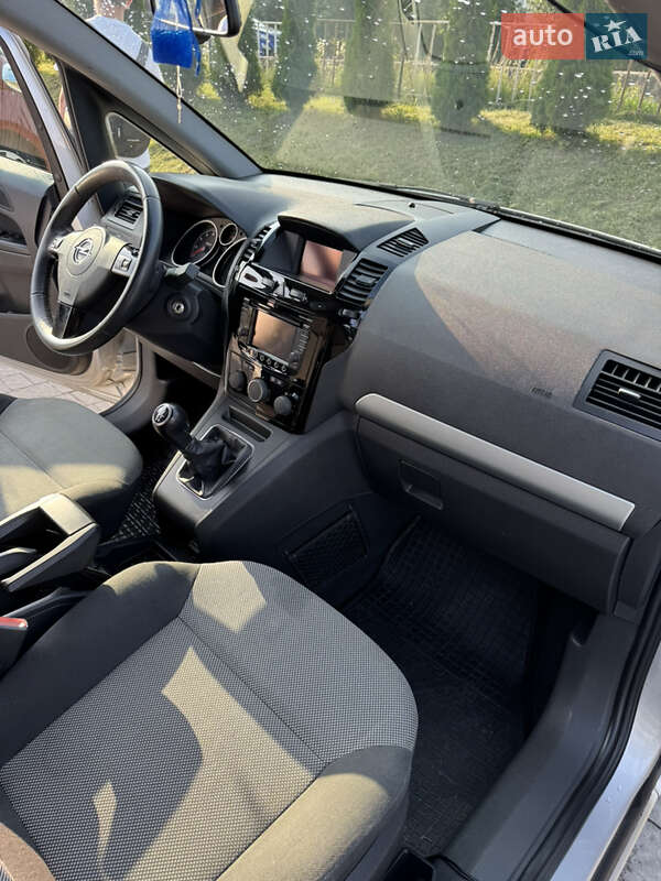 Мінівен Opel Zafira 2014 в Дрогобичі