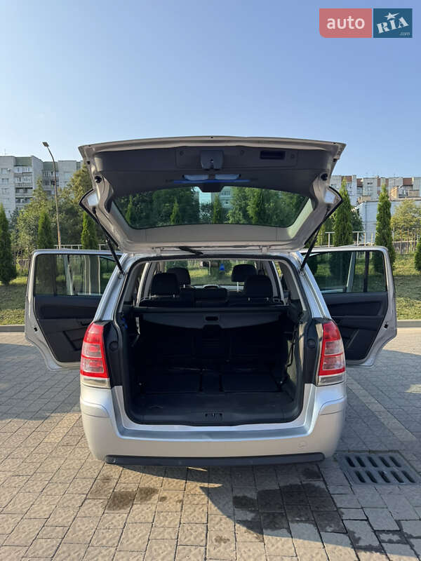 Мінівен Opel Zafira 2014 в Дрогобичі