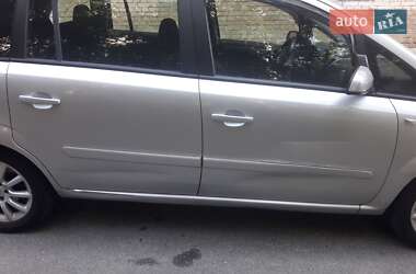 Минивэн Opel Zafira 2005 в Киеве