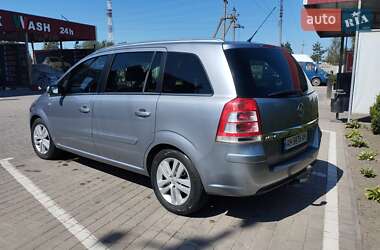 Минивэн Opel Zafira 2008 в Олевске