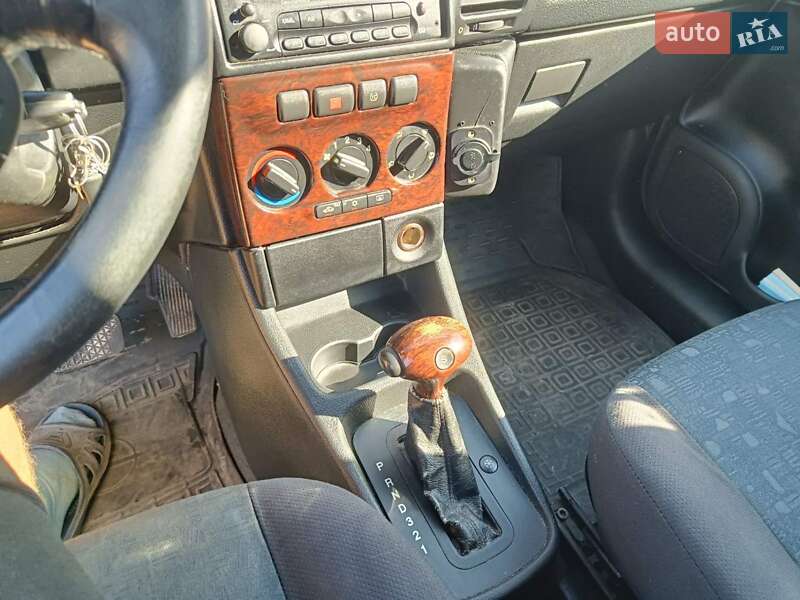 Минивэн Opel Zafira 1999 в Рудки