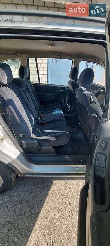 Минивэн Opel Zafira 2001 в Харькове