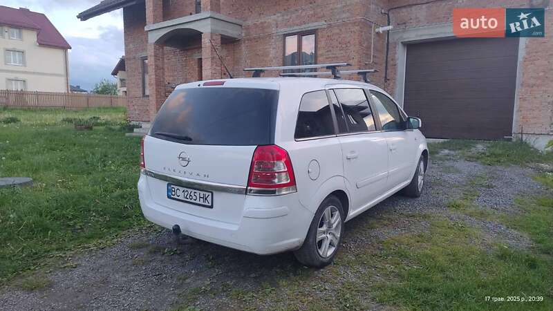 Минивэн Opel Zafira 2011 в Львове