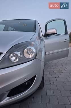Мінівен Opel Zafira 2011 в 