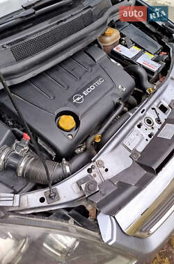 Минивэн Opel Zafira 2005 в 