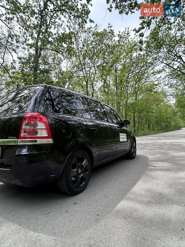 Минивэн Opel Zafira 2011 в Запорожье