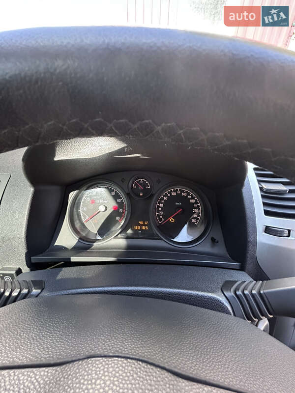 Минивэн Opel Zafira 2011 в Запорожье