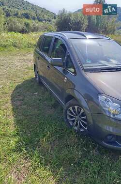 Минивэн Opel Zafira 2011 в 