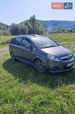 Минивэн Opel Zafira 2011 в 