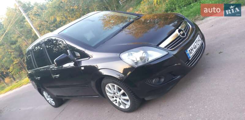 Минивэн Opel Zafira 2011 в Житомире